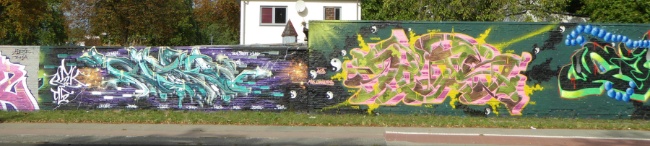 Graffiti an einer Mauer in der Volksparkstraße ab der Kreuzung mit der Kieler Str. , 2