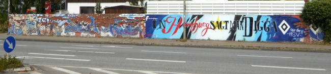 Graffiti an einer Mauer in der Volksparkstraße ab der Kreuzung mit der Kieler Str. , 7