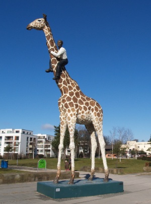 Mann auf Giraffe Bronze (2000)  Stephan Balkenhol