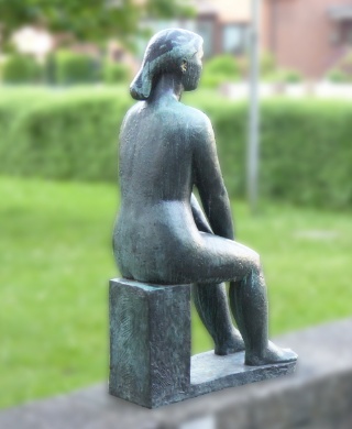 Junges Mädchen, Gustav Seitz 1949, von hinten