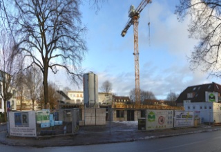 Vom Neubau sind im Januar 2017 schon Keller und Erdgeschoss vorhanden.