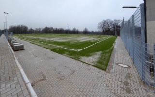 Der zweite fast fertige neue Sportplatz.