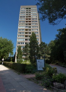 Hochhaus in der Linse