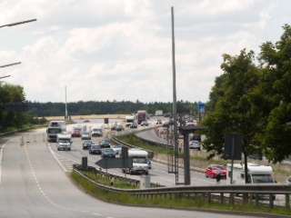 12. Juli 2014, beide Fahrtrichtungen führen über eine Hälfte der Langenfelder Brücke